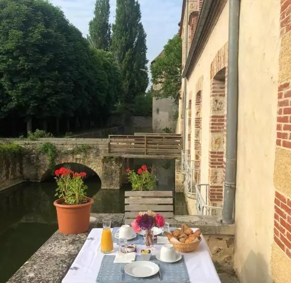 ホテル Château De La Cour Senlisse