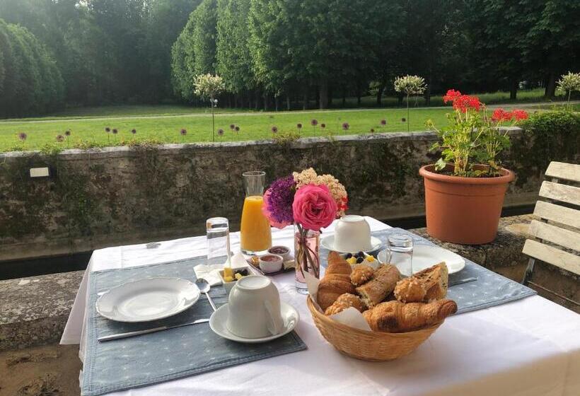 فندق Château De La Cour Senlisse