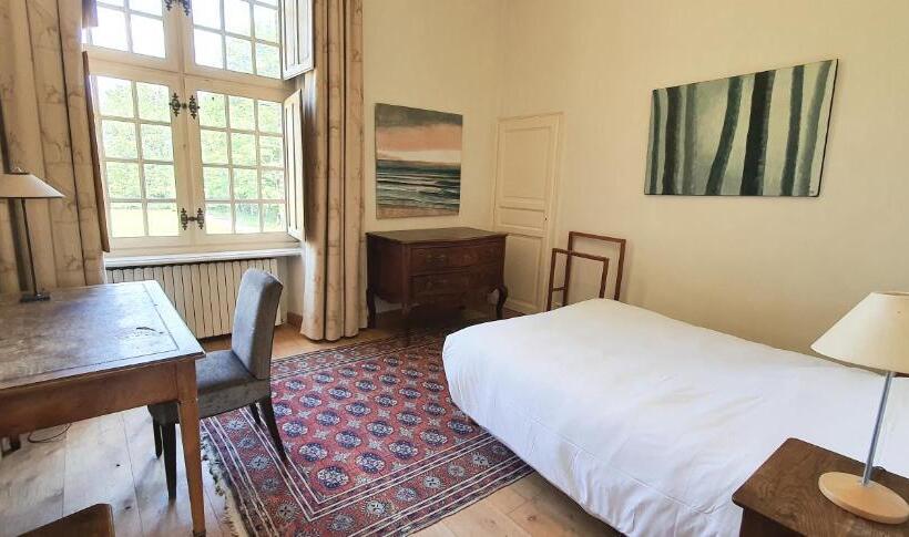 فندق Château De La Cour Senlisse