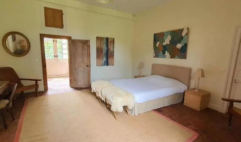 ホテル Château De La Cour Senlisse