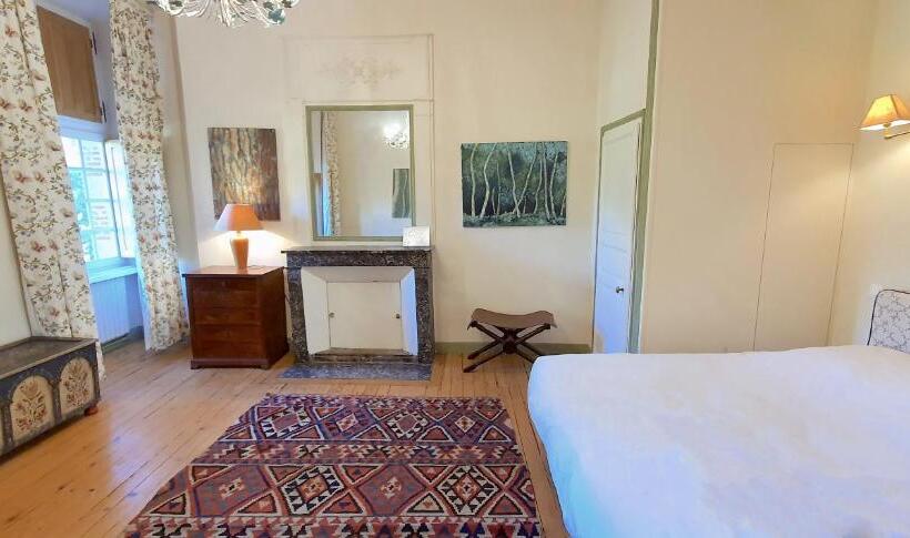 فندق Château De La Cour Senlisse