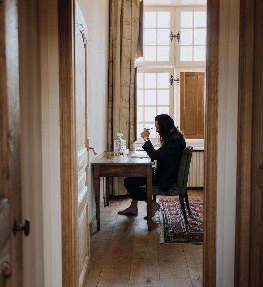 فندق Château De La Cour Senlisse