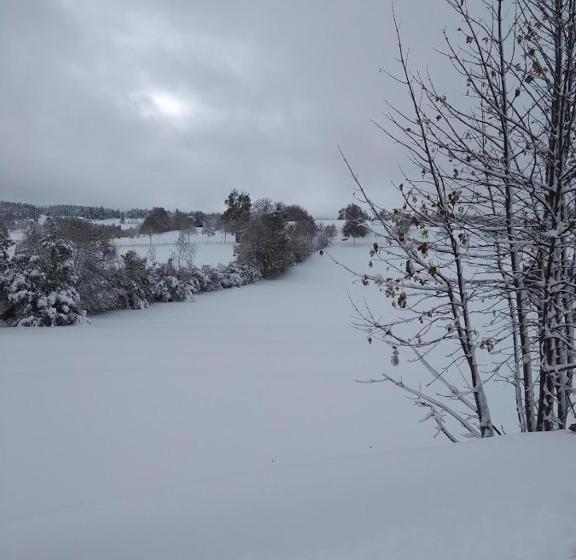 مبيت وإفطار La Cabanette