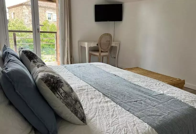 ベッドアンドブレックファースト La Millière   Chambres D Hôtes   Piscine & Campagne   Marie Anne & Marie Adélaïde