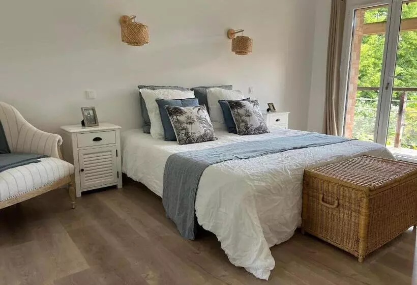 ベッドアンドブレックファースト La Millière   Chambres D Hôtes   Piscine & Campagne   Marie Anne & Marie Adélaïde