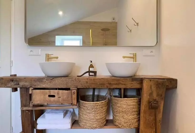 ベッドアンドブレックファースト La Millière   Chambres D Hôtes   Piscine & Campagne   Marie Anne & Marie Adélaïde