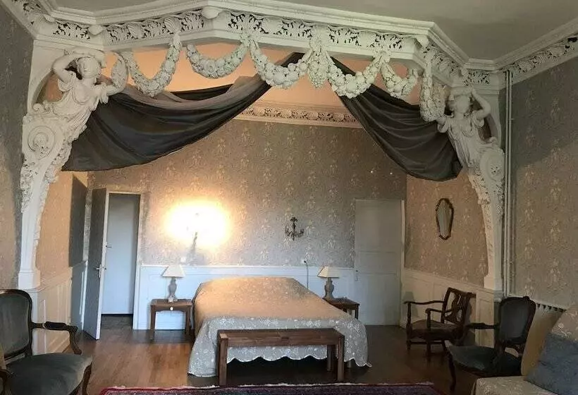 ベッドアンドブレックファースト Le Château De Bardonenche