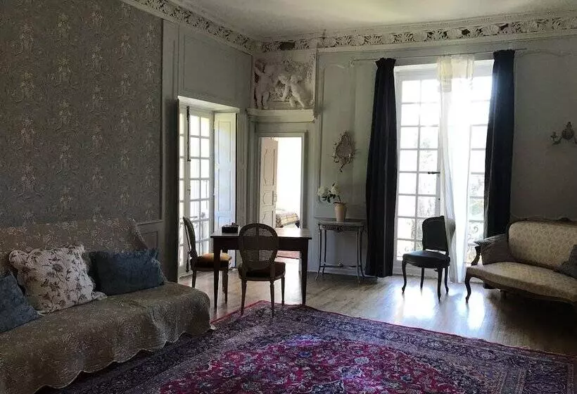 ベッドアンドブレックファースト Le Château De Bardonenche