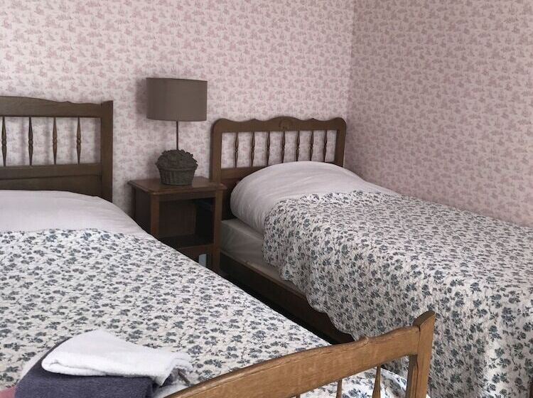 مبيت وإفطار Le Château De Bardonenche