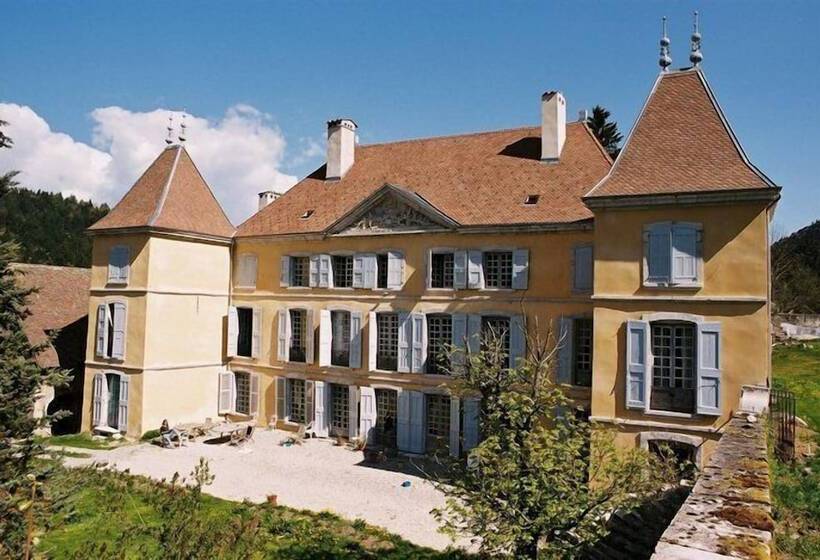 مبيت وإفطار Le Château De Bardonenche