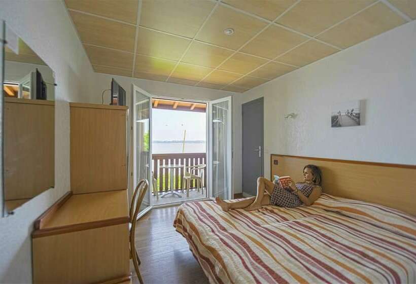 Отель Hôtel Du Lac