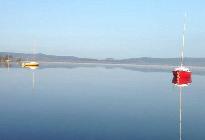 Отель Hôtel Du Lac