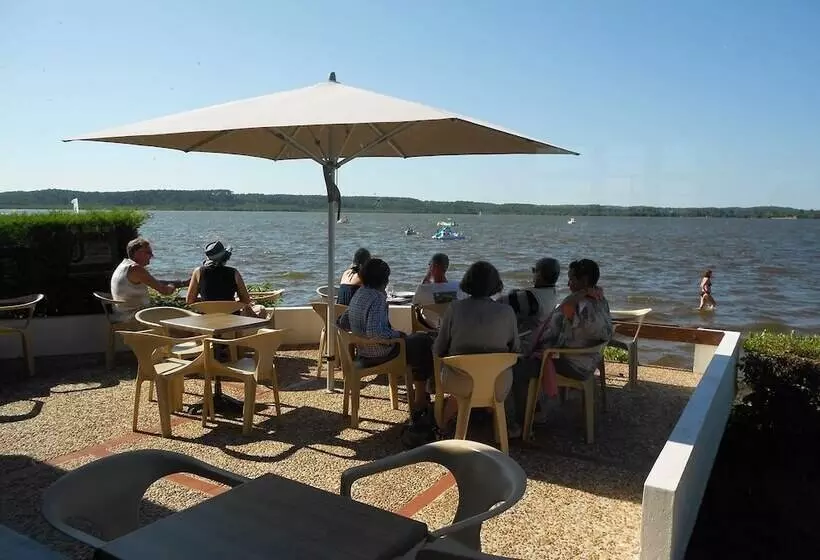 Hotelli Hôtel Du Lac