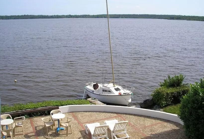 Hotelli Hôtel Du Lac