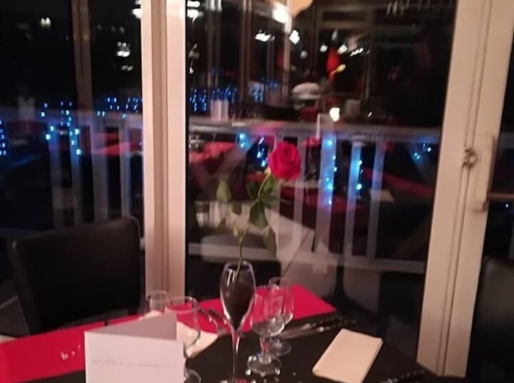 فندق Logis Hôtel Les Lodges Du Lac