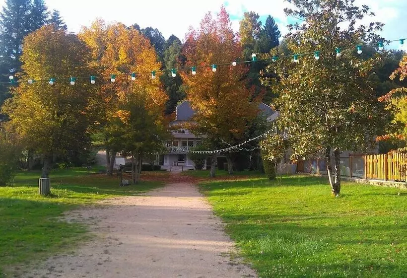 ホテル Logis Hôtel Les Lodges Du Lac