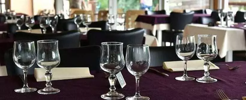 ホテル Logis Hôtel Les Lodges Du Lac