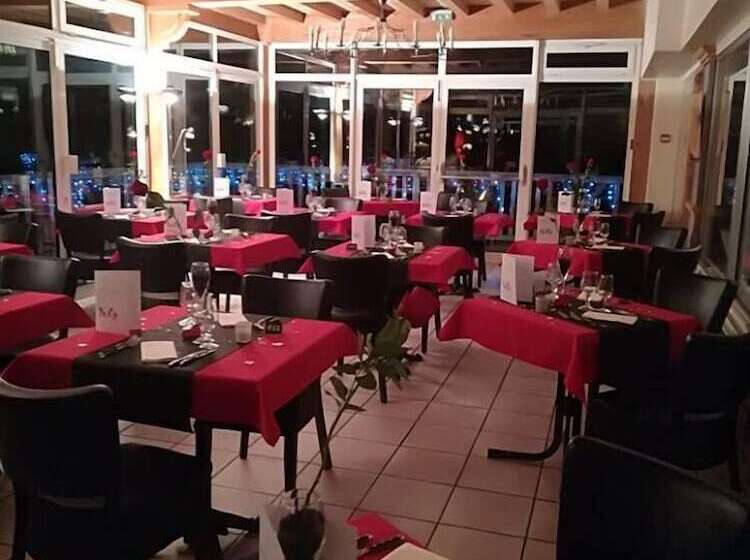 فندق Logis Hôtel Les Lodges Du Lac