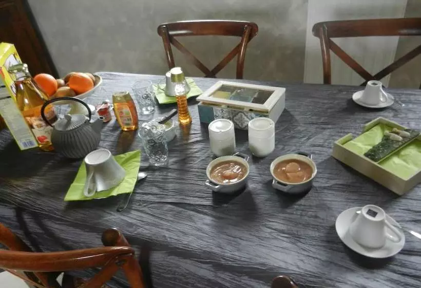 Majatalo Le Puits De La Montree