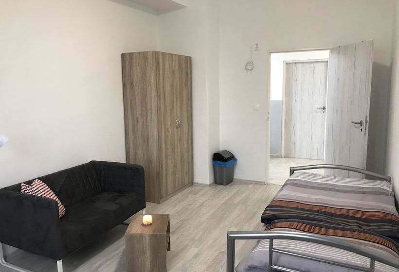 הוסטל Ubytovňa šamorín