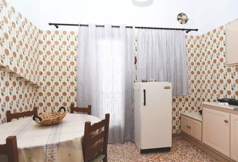 Albertos House