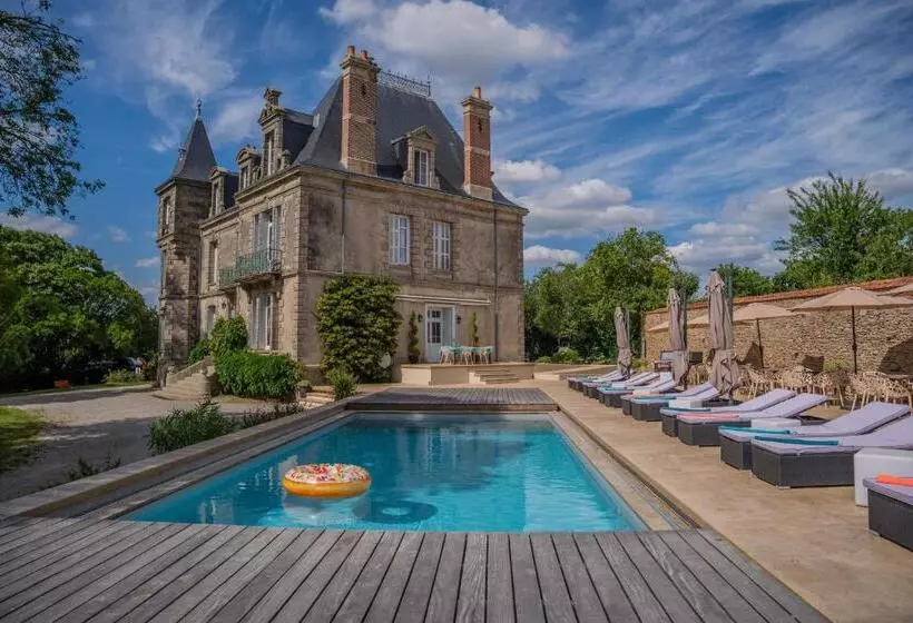 Aamiaismajoitus (B&B) Le Château Des Tourelles En Vendée