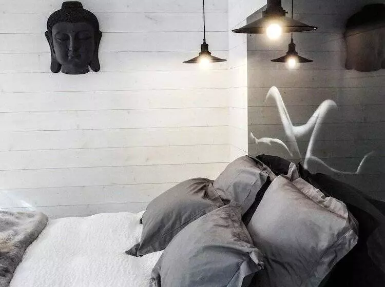 ベッドアンドブレックファースト L'haute En Couleur