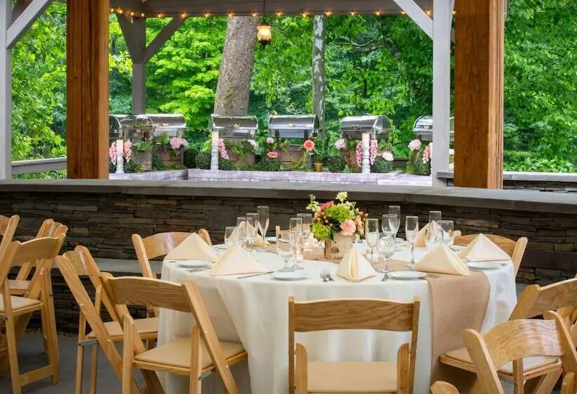 Emerson Resort & Spa