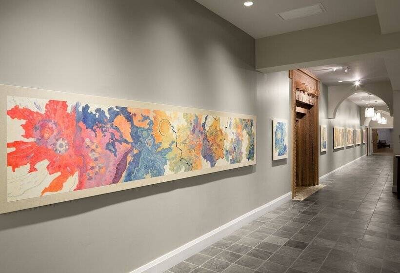 Emerson Resort & Spa