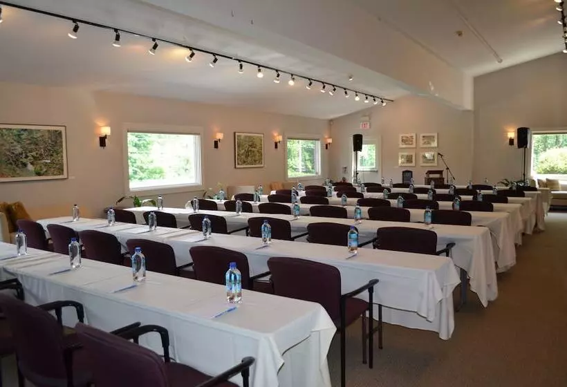 Emerson Resort & Spa