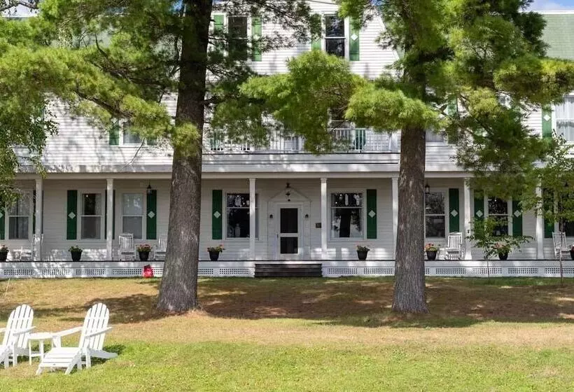 Historic Birch Lodge And Motel