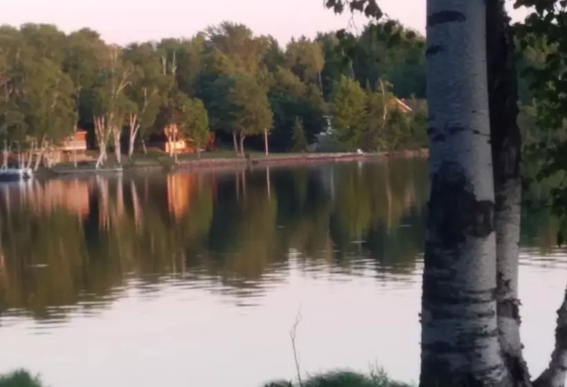 Historic Birch Lodge And Motel