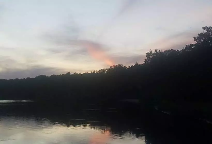 Historic Birch Lodge And Motel