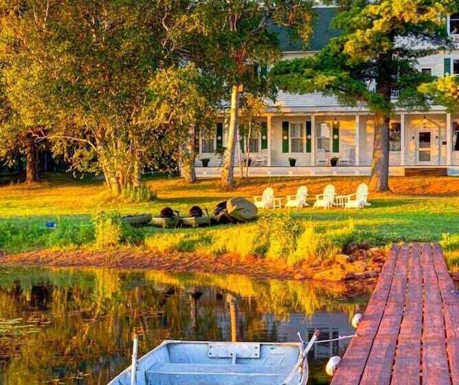 Historic Birch Lodge And Motel