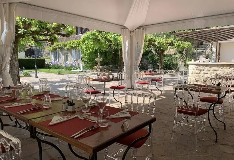 ホテル Logis Hôtels   Hôtel Restaurant Domaine Les Falaises