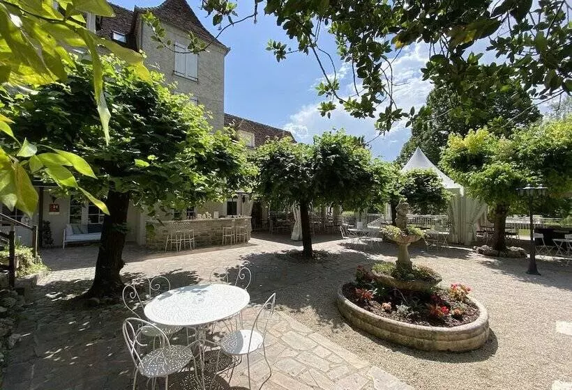 ホテル Logis Hôtels   Hôtel Restaurant Domaine Les Falaises