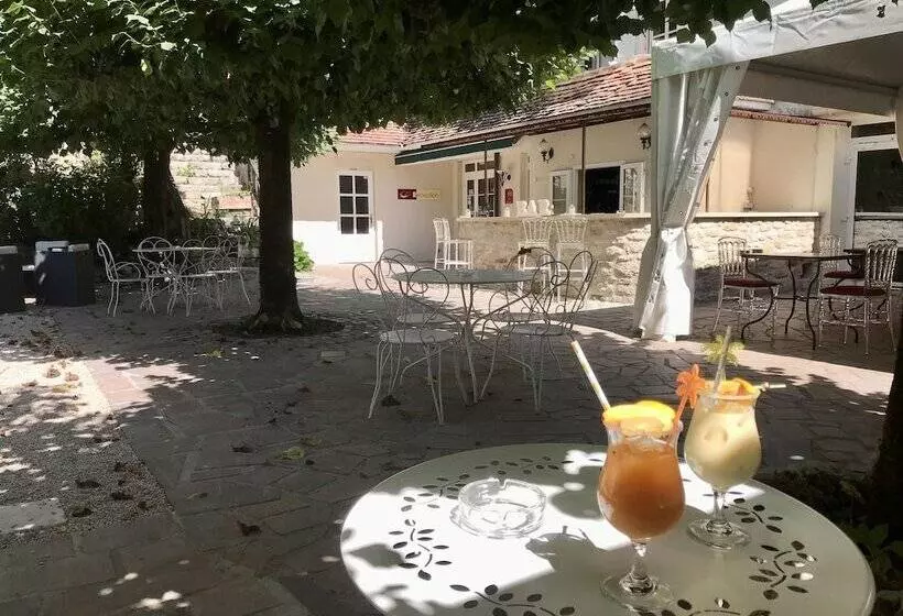 ホテル Logis Hôtels   Hôtel Restaurant Domaine Les Falaises