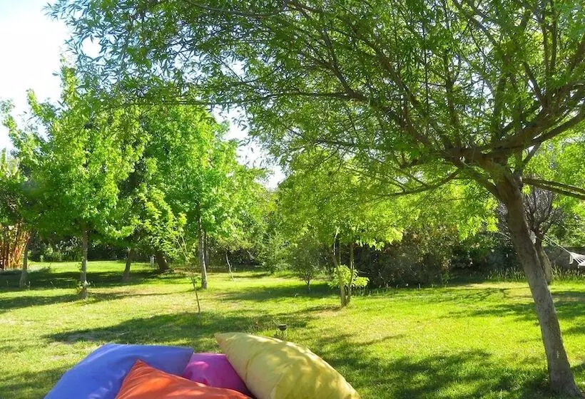 Hotelli Villa White Apart