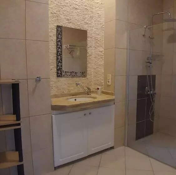 Hotelli Villa White Apart