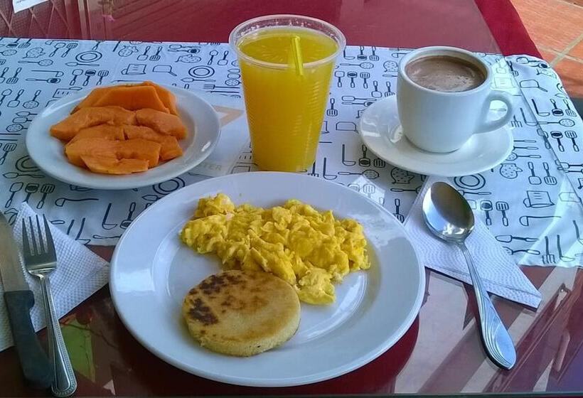 فندق Zafiro Real