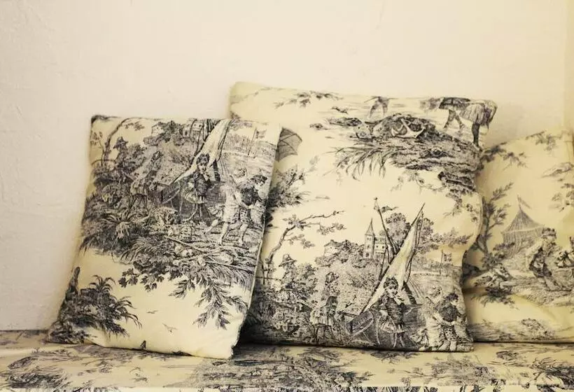 Majatalo Domaine De Palats