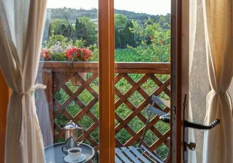 Majatalo Domaine De Palats