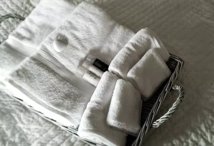 Majatalo Domaine De Palats