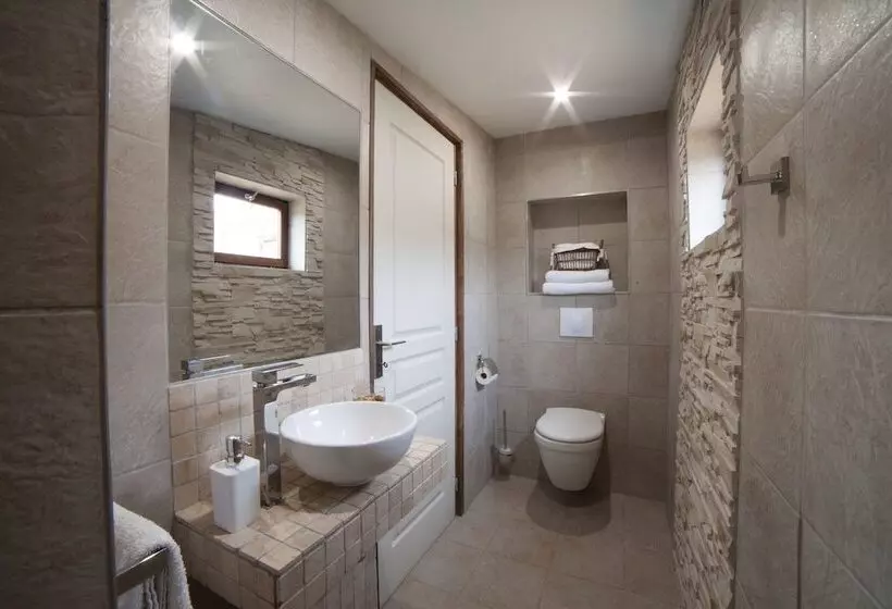 Majatalo Domaine De Palats