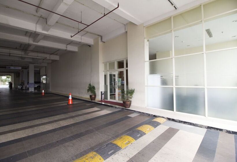 Reddoorz Apartment @ Margonda Residence 3