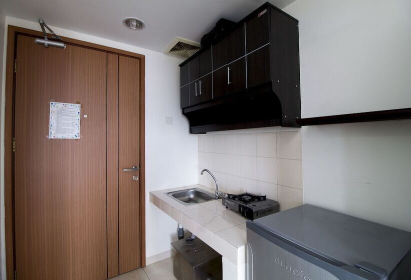 Reddoorz Apartment @ Margonda Residence 3