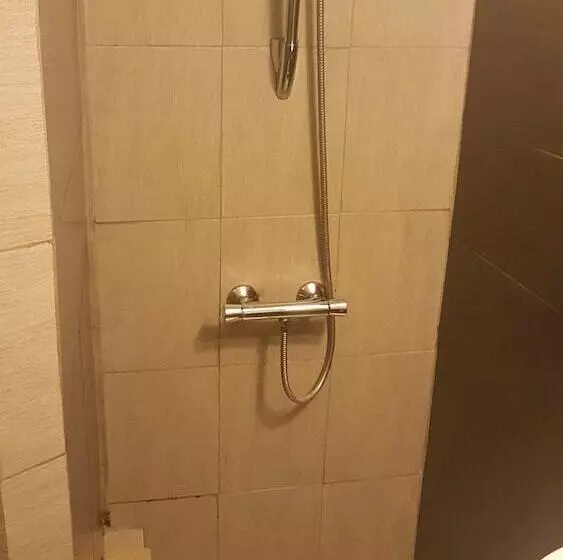 Ts George S Apartments By The Airport