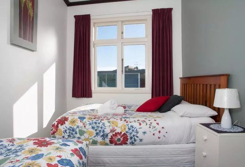 Retkeilymaja Moana Lodge