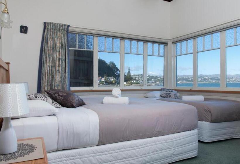 Общежитие Moana Lodge