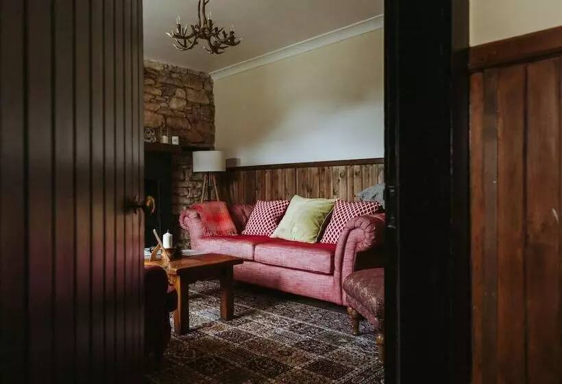 Balsporran Bed And Breakfast